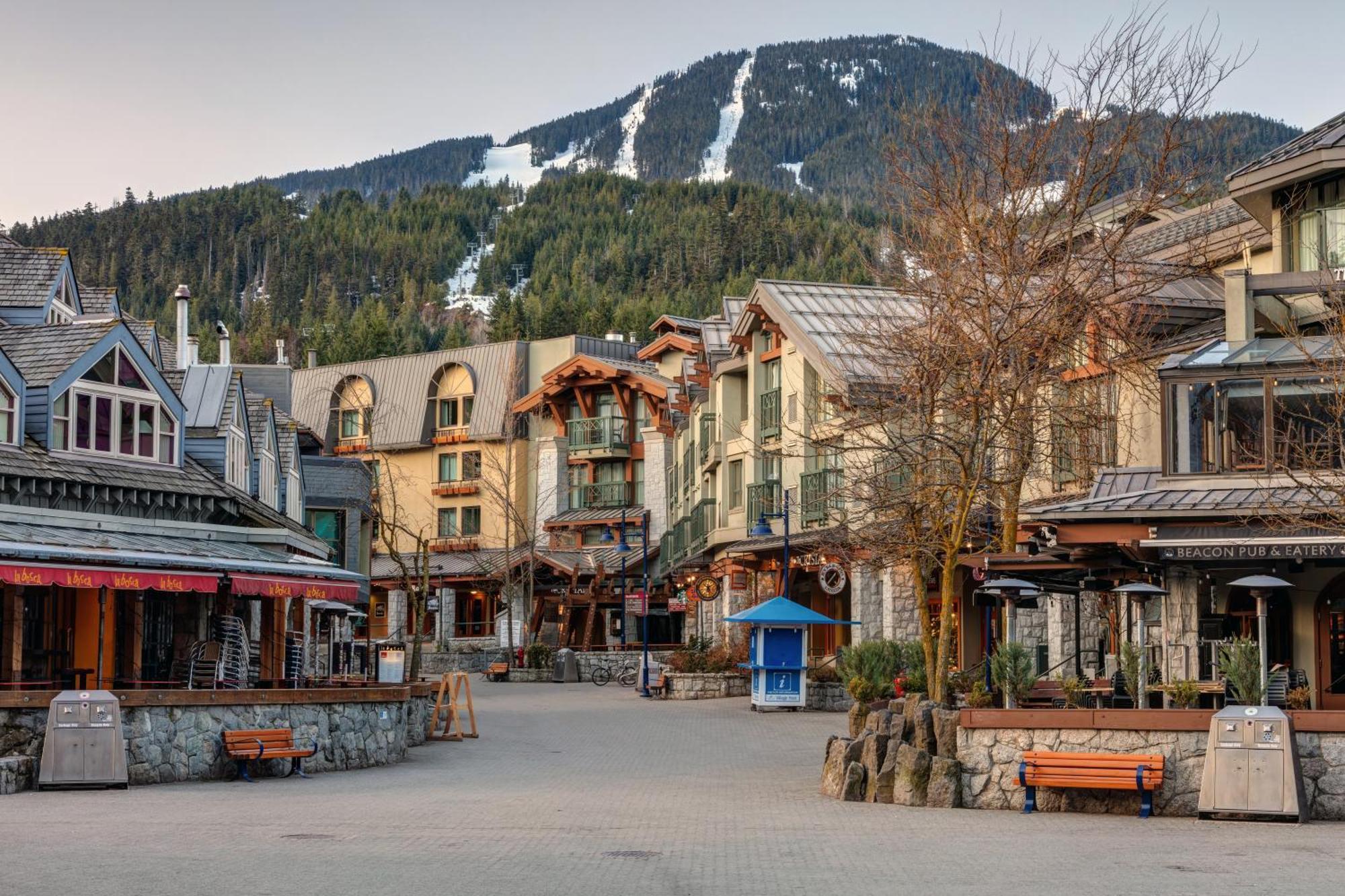 Creekside Oasis 4 Beds Pool And Hot Tub Apartment Whistler Exterior photo